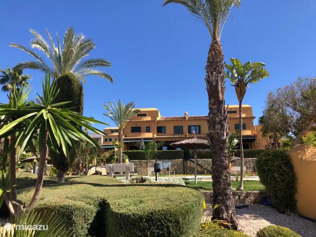 Nuestra casa es la segunda desde la izquierda.