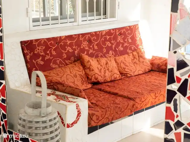 Villa Classique de Luxe | Espagne, Costa Cálida, Mazarrón - villa Détendez-vous dehors sur la terrasse, canapé avec coussins confortables.