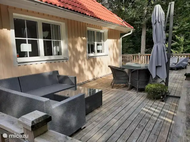 Location de Vacances Suède, Skåne, Västra Torup - Svenstorp, villa - Jacuzzi et sauna 'Karin's Stuga' Terrasse devant