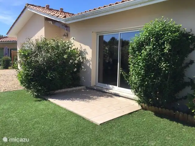 Voorterras van het huis