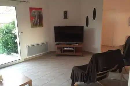 Zitgedeelte, met 65 inch 4K curved televisie