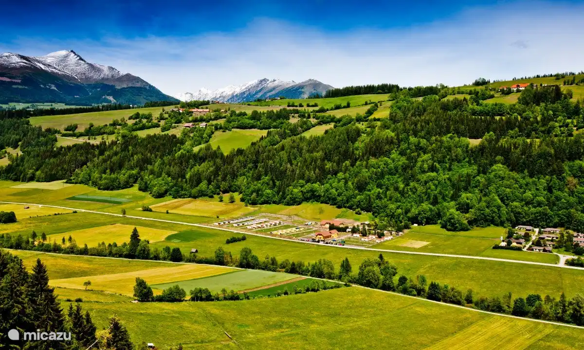 Camping Bella Austria with the bungalow park next to it on the right (just visible)
