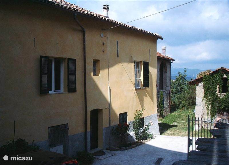 Rent Casa Fiorita in Malvicino, Piedmont. | Micazu