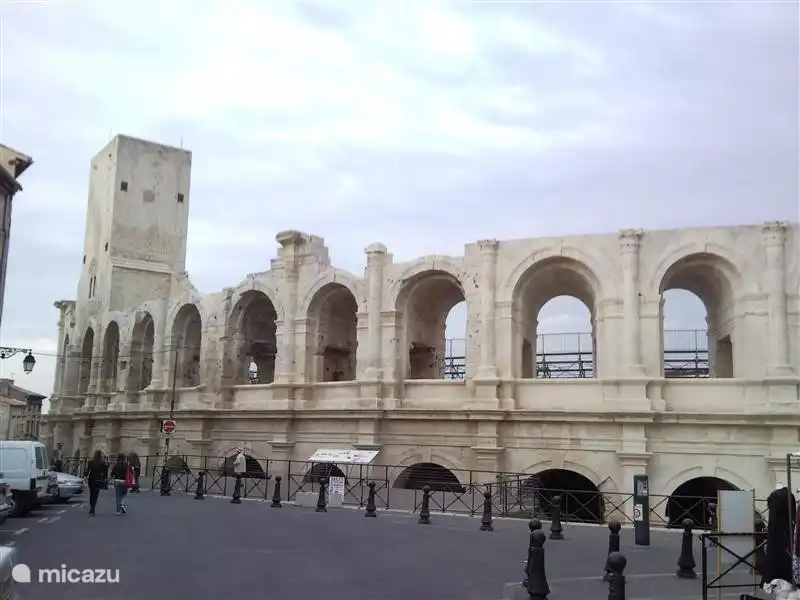 Een middag naar Arles of Nimes is eenvoudig te doen.Prachtige steden om te bezoeken.