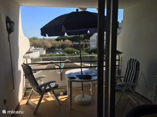 Uitzicht vanaf balkon voorzijde