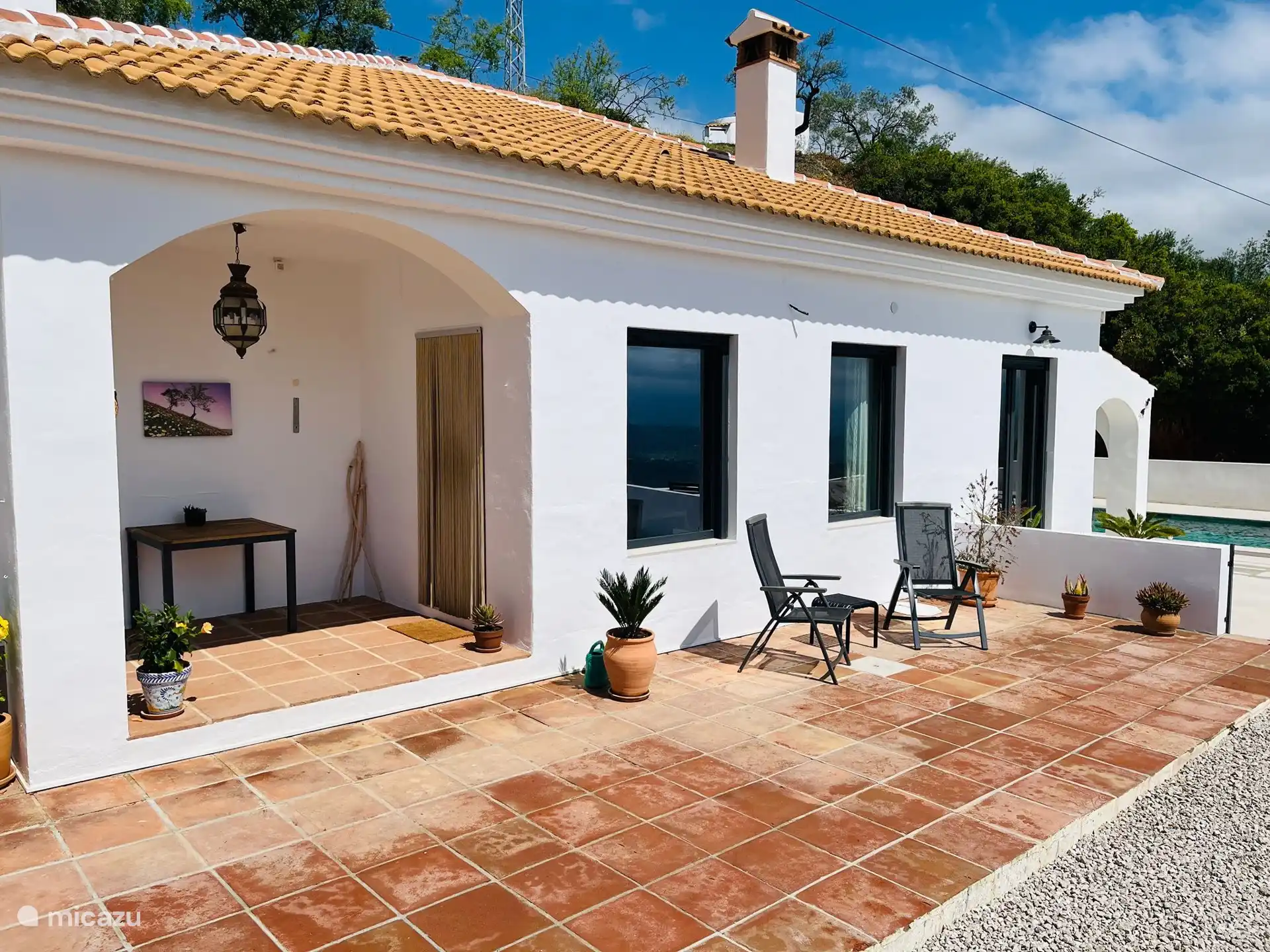 Nieuwe panorama ramen in de woonkamer waardoor ook binnen prachtig uitzicht 