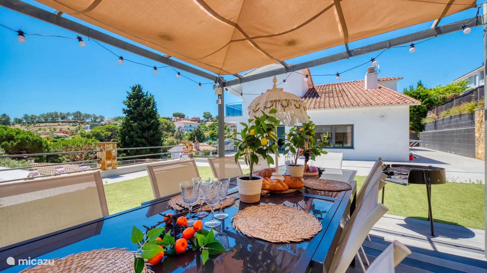 Moderne villa, enorm privé zwembad en rustig gelegen!