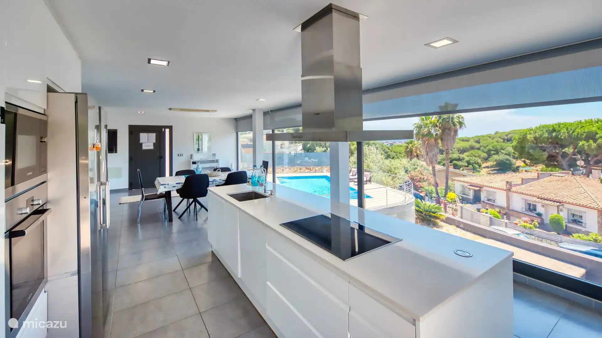 Moderne villa, enorm privé zwembad en rustig gelegen!