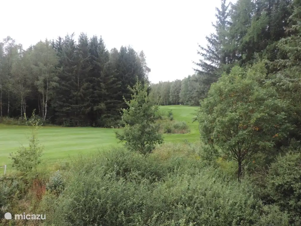 The Eifel golf club is nearby.