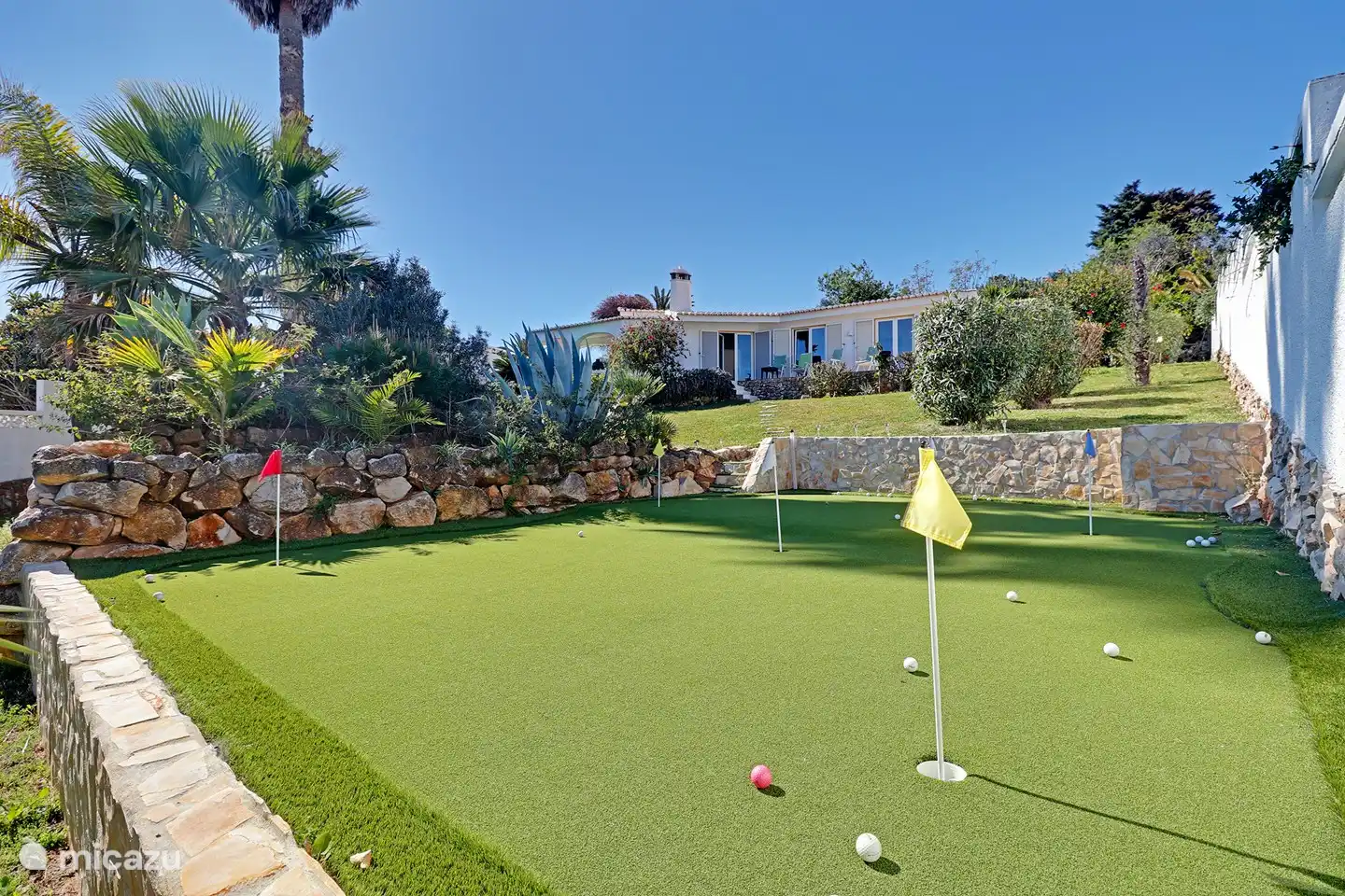 Campo de golf en el jardín.