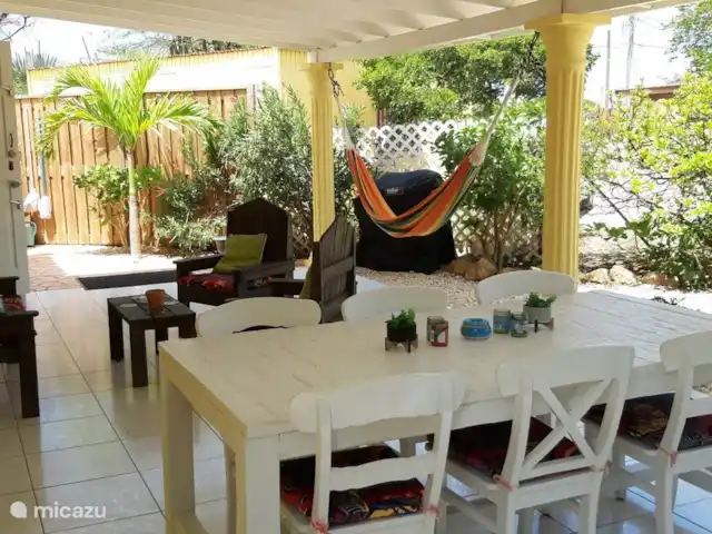 casa vacacional en Aruba, Norte, Tanki Leendert – Casa de vacaciones Bon Bini Disfrutar bajo la veranda/porche