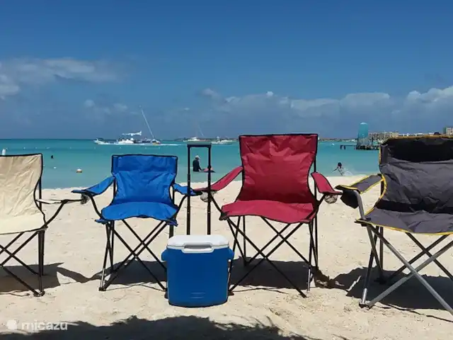 casa vacacional en Aruba, Norte, Tanki Leendert – Casa de vacaciones Bon Bini También tenemos sillas de playa y una hielera para que uses durante tus vacaciones.