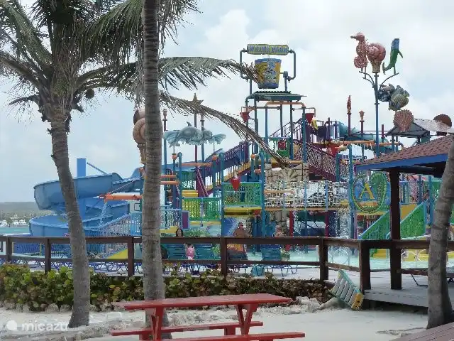 casa vacacional en Aruba, Norte, Tanki Leendert – Casa de vacaciones Bon Bini Palm Island con un bote está a unos 5 minutos en bote y la comida y las bebidas están incluidas en el precio.
Diversión para los niños.