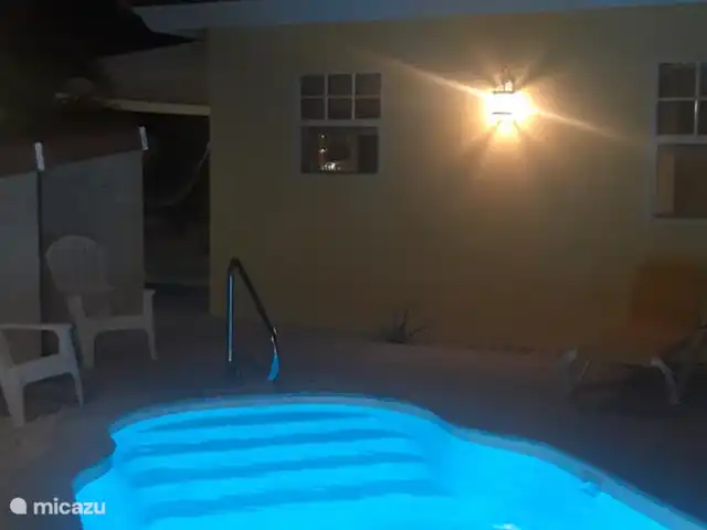 casa vacacional en Aruba, Norte, Tanki Leendert – Casa de vacaciones Bon Bini ¡Por la noche con iluminación ambiental en el jardín!