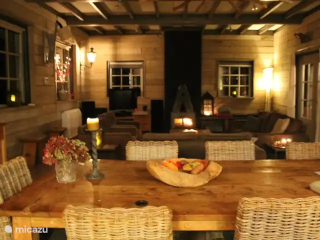 Cap Vert en Bélgica, Ardenas, La Roche-en-Ardenne - casa vacacional Mesa de comedor con convivencia por doquier