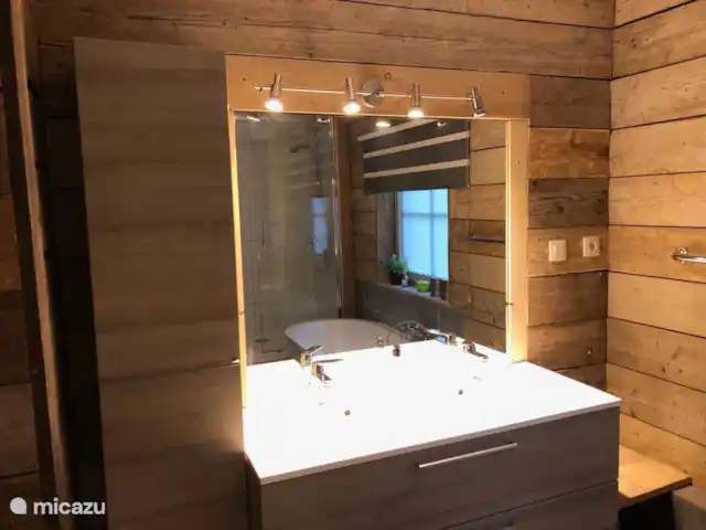 Cap Vert en Bélgica, Ardenas, La Roche-en-Ardenne - casa vacacional Baño 1