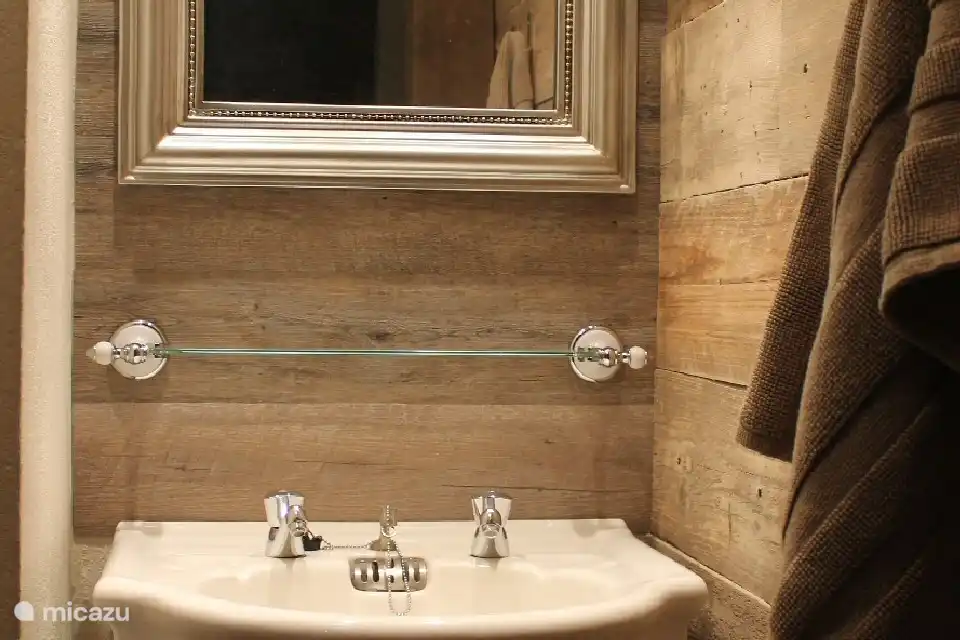 Waschbecken im 2. Badezimmer