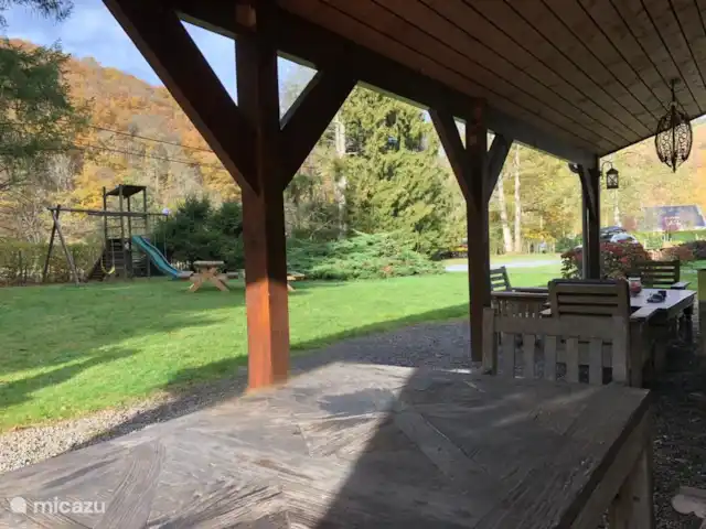 Cap Vert en Bélgica, Ardenas, La Roche-en-Ardenne - casa vacacional Terraza y jardín cerrado