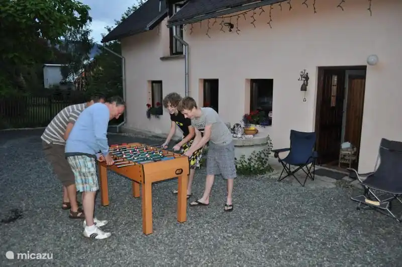 Même une partie de baby-foot, de jeu de palets ou de fléchettes est possible.
