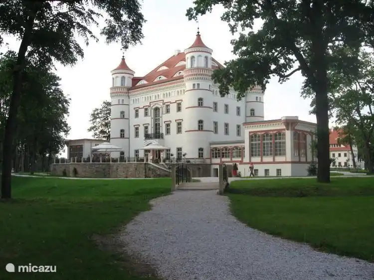 Un des 26 châteaux de la « Vallée des Parcs et Châteaux »