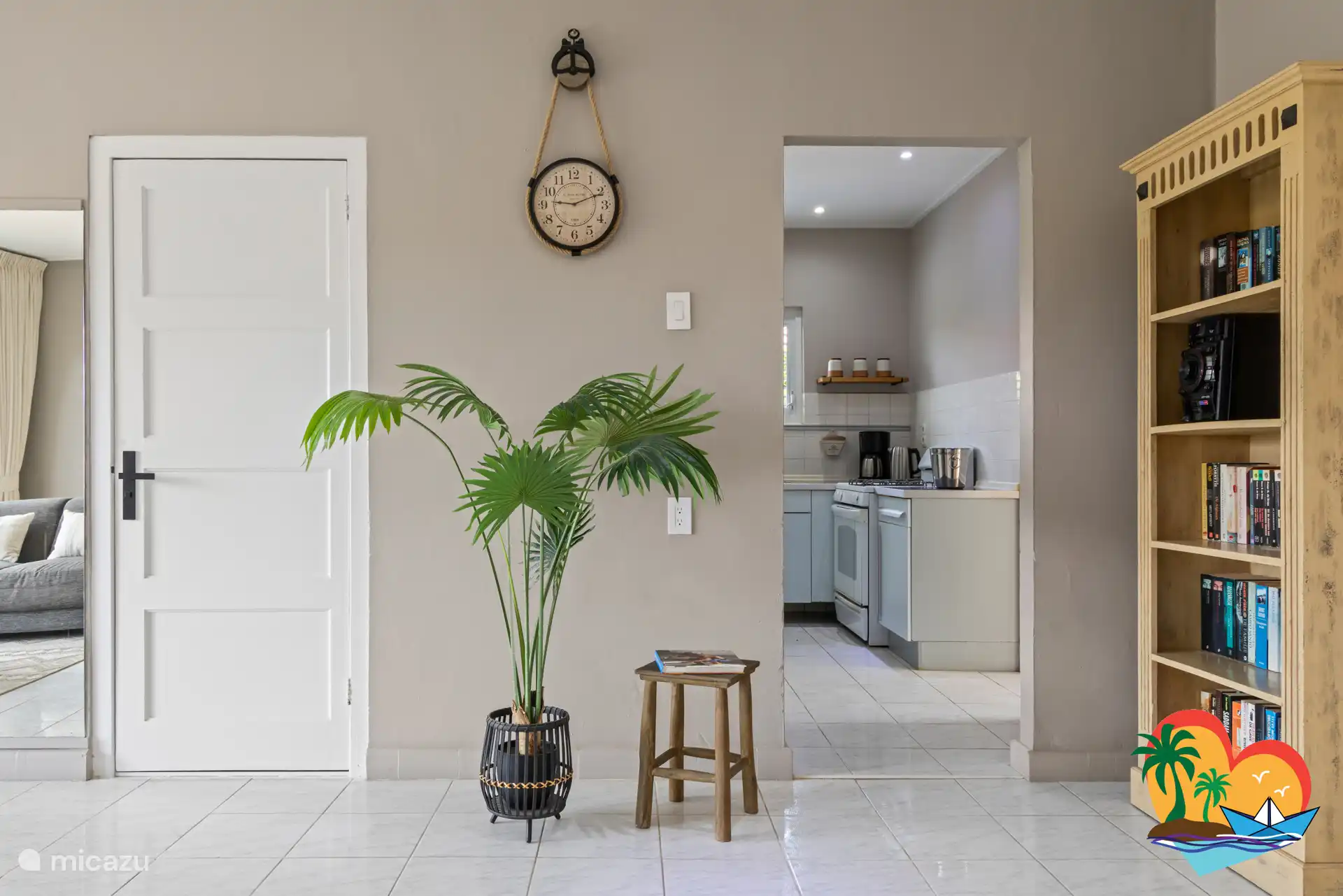 Salon avec accès à la cuisine