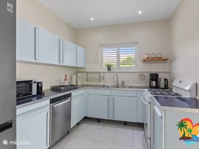 Maison Tropicale Salina | Curaçao, Curaçao-Centre, Willemstad - maison de vacances Cuisine de luxe avec grand réfrigérateur et tiroirs de congélation, lave-vaisselle, Nespresso, four, micro-ondes, grille-pain, etc.