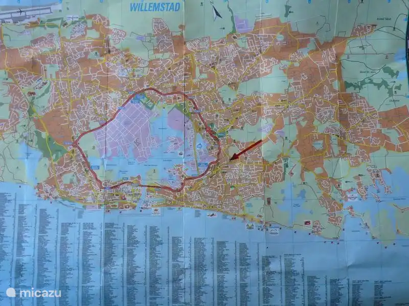Vue d’ensemble de l’emplacement à Curaçao
À 5 minutes de la plage de Mambo et à 7 minutes de Jan Thiel. Supermarchés à 2 minutes