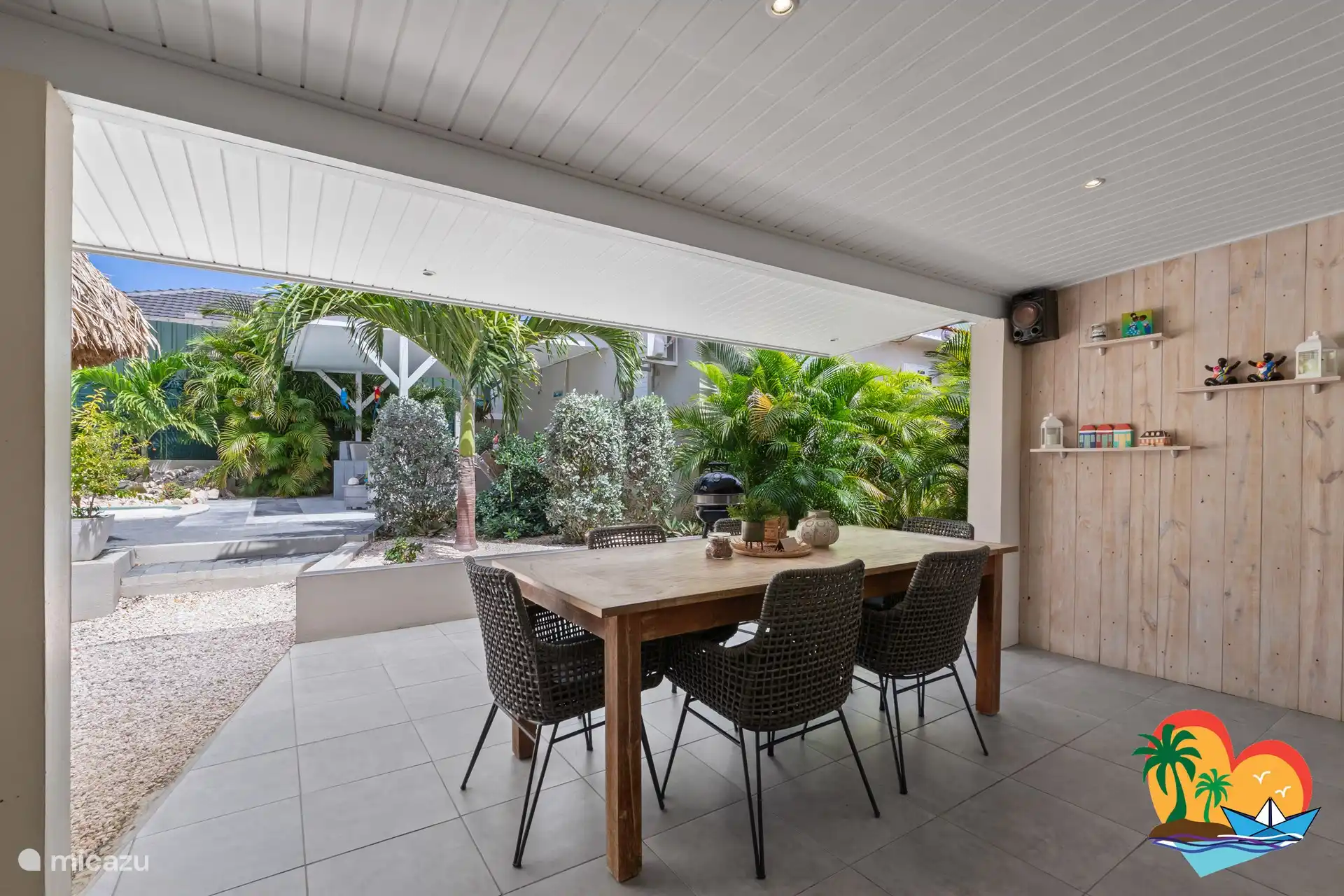 Bel endroit pour manger avec vue sur le jardin