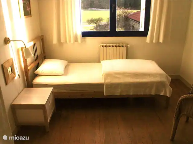 Etage Le Mas de Saint-Ferreol en Francia, Drôme, Menglon - apartamento Dormitorio para 1 persona