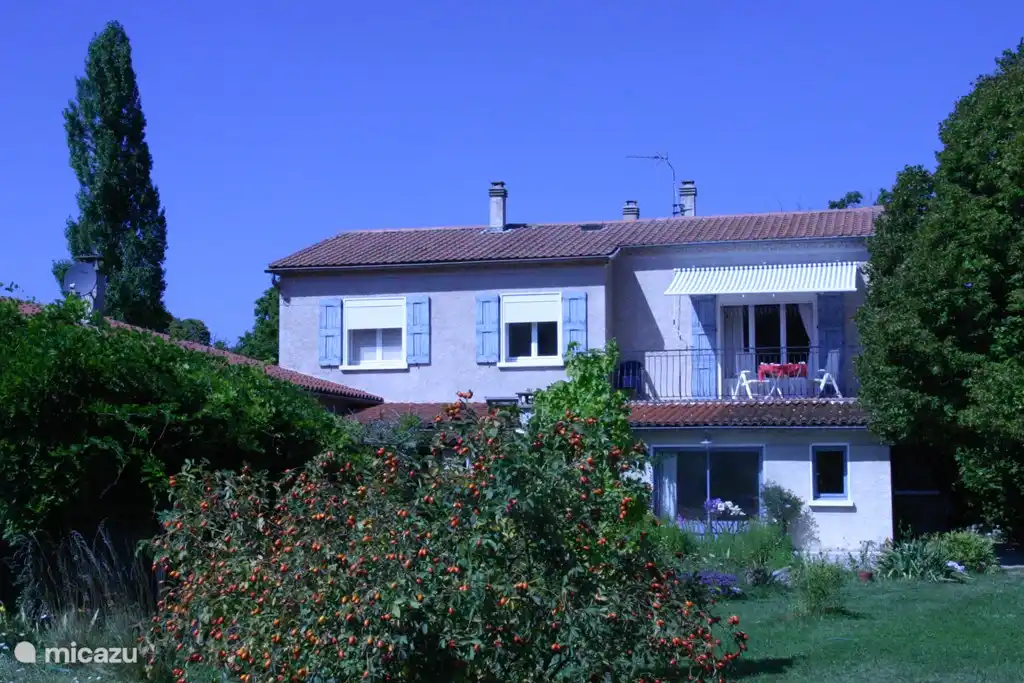 Appartement Etage beslaat de hele bovenverdieping. 