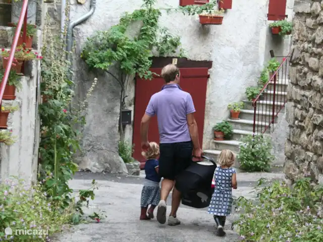Etage Le Mas de Saint-Ferreol en Francia, Drôme, Menglon - apartamento El pintoresco pueblo de Châtillion