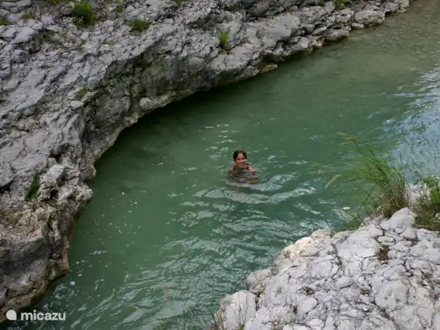 Etage Le Mas de Saint-Ferreol en Francia, Drôme, Menglon - apartamento Le Bez cerca de Châtillion al comienzo de Gorges des Gats.