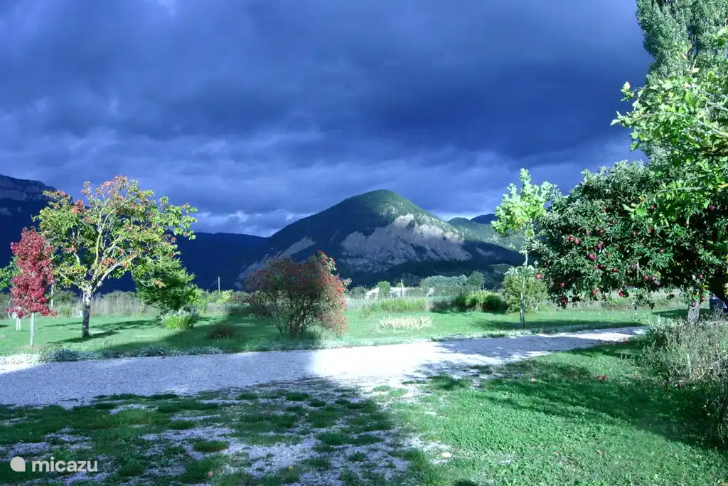 Herfst in de oostelijke tuin