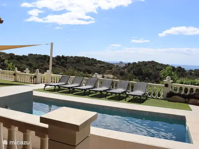 Location de Vacances Espagne, Costa Brava, Calonge, villa - VillaCostaBrava Profitez du soleil au bord de la piscine
