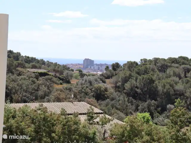 Location de Vacances Espagne, Costa Brava, Calonge, villa - VillaCostaBrava Vue depuis la terrasse de VillaCostaBrava (Palamos et la mer Méditerranée)