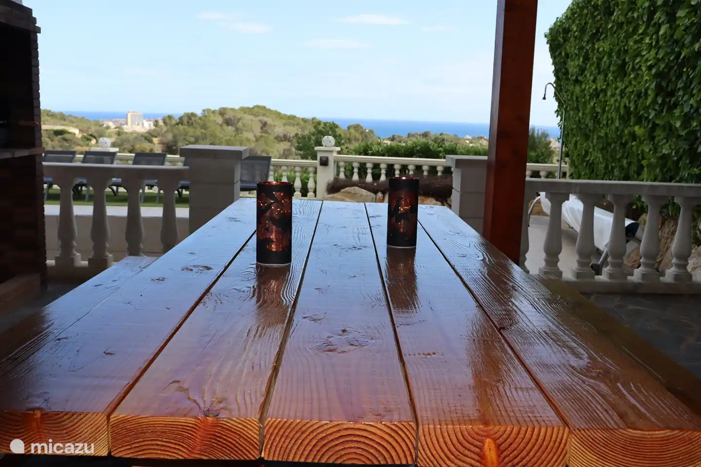 Wunderschöne Aussicht beim Grillen und am Picknicktisch