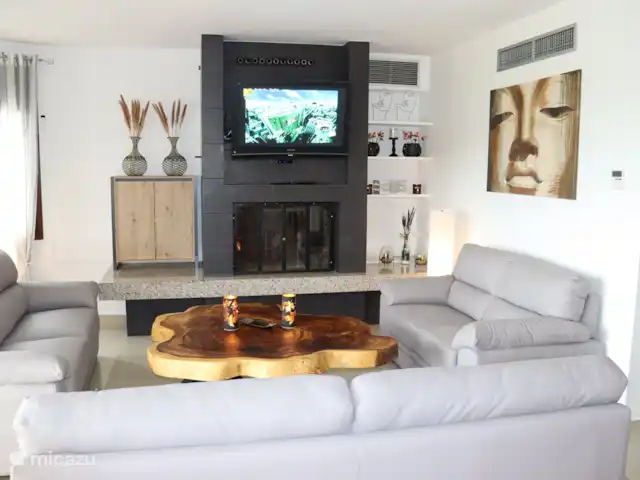Location de Vacances Espagne, Costa Brava, Calonge, villa - VillaCostaBrava Salon avec air conditionné et TV grand écran
