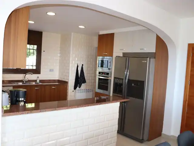 Location de Vacances Espagne, Costa Brava, Calonge, villa - VillaCostaBrava Cuisine avec micro-ondes, four, lave-vaisselle et un frigo américain