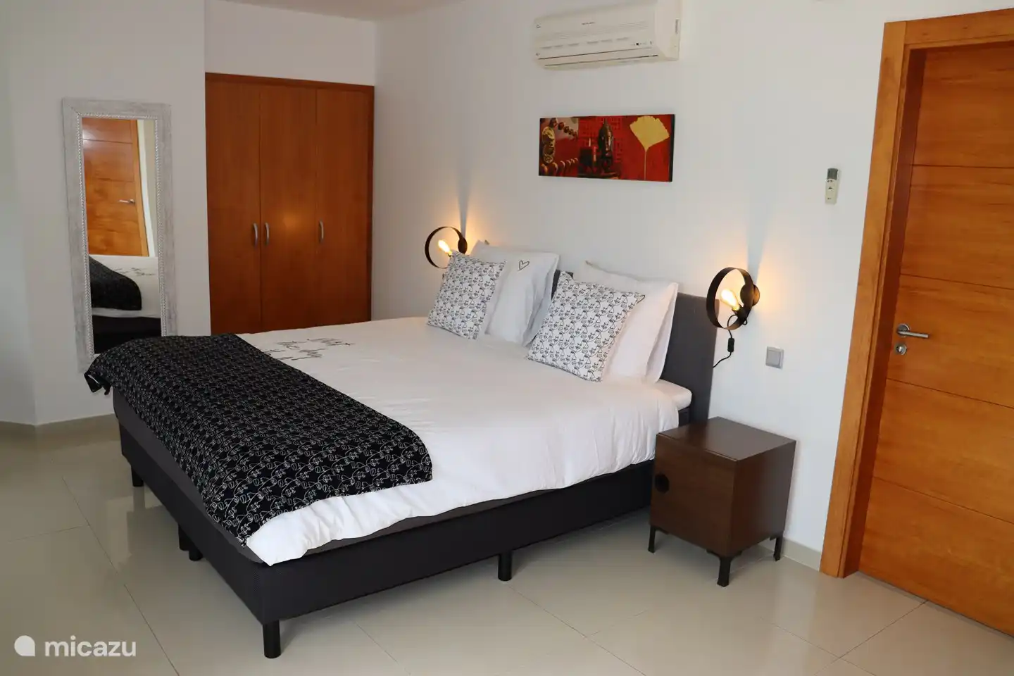 Hauptschlafzimmer mit ausreichend Kleiderschränken