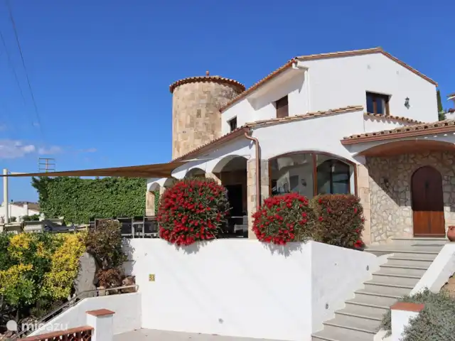 Location de Vacances Espagne, Costa Brava, Calonge, villa - VillaCostaBrava L'entrée spacieuse de VillaCostaBrava