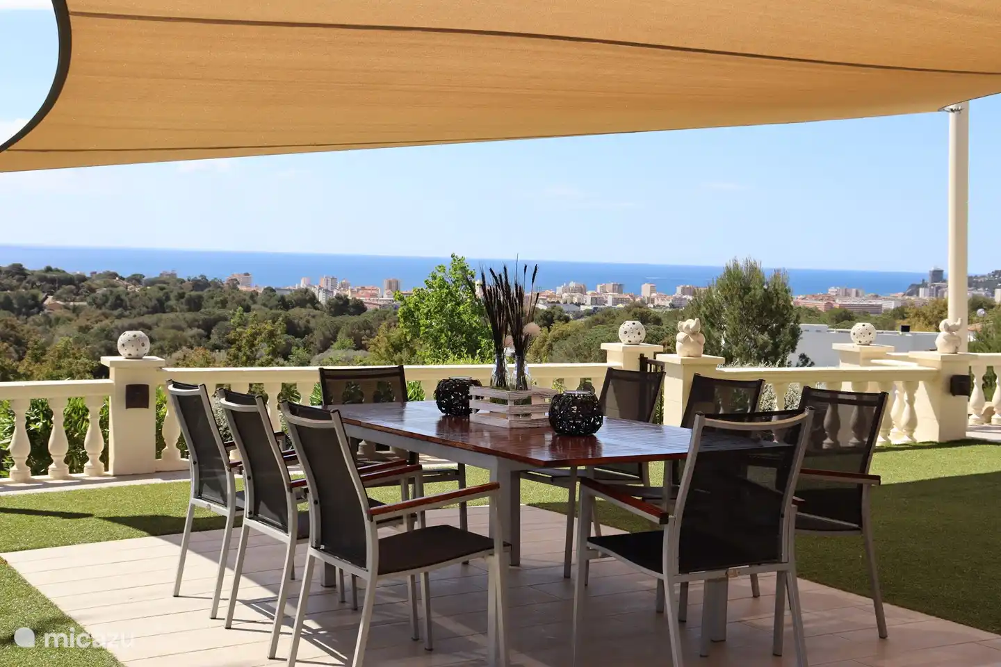 Ein köstliches Frühstück mit Panoramablick