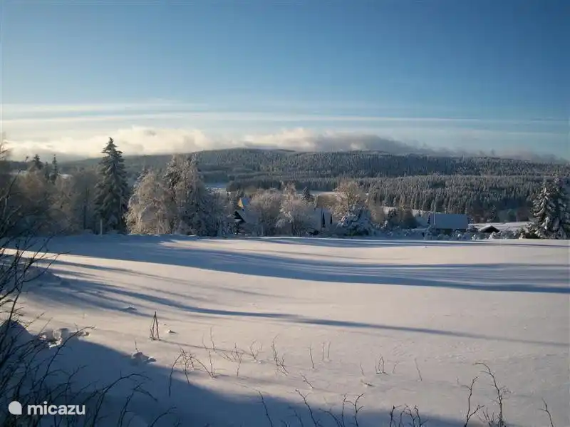 Unmittelbaren Umgebung im Winter. 100 Meter von der Hütte sind jeden Mittwoch und Samstag neu gezeichnet enge Pfade. 'Ski Magistrale.