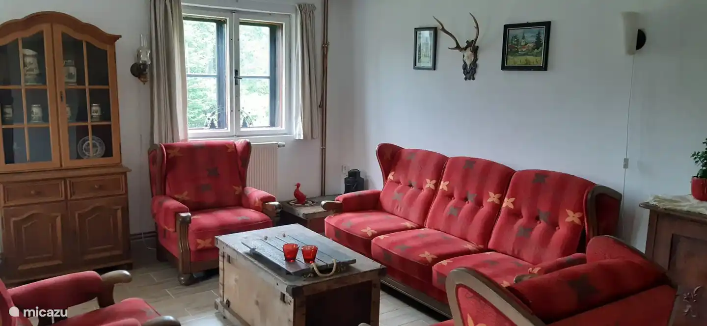 Schönes Sofa zum Ausruhen nach einer Aktivität.