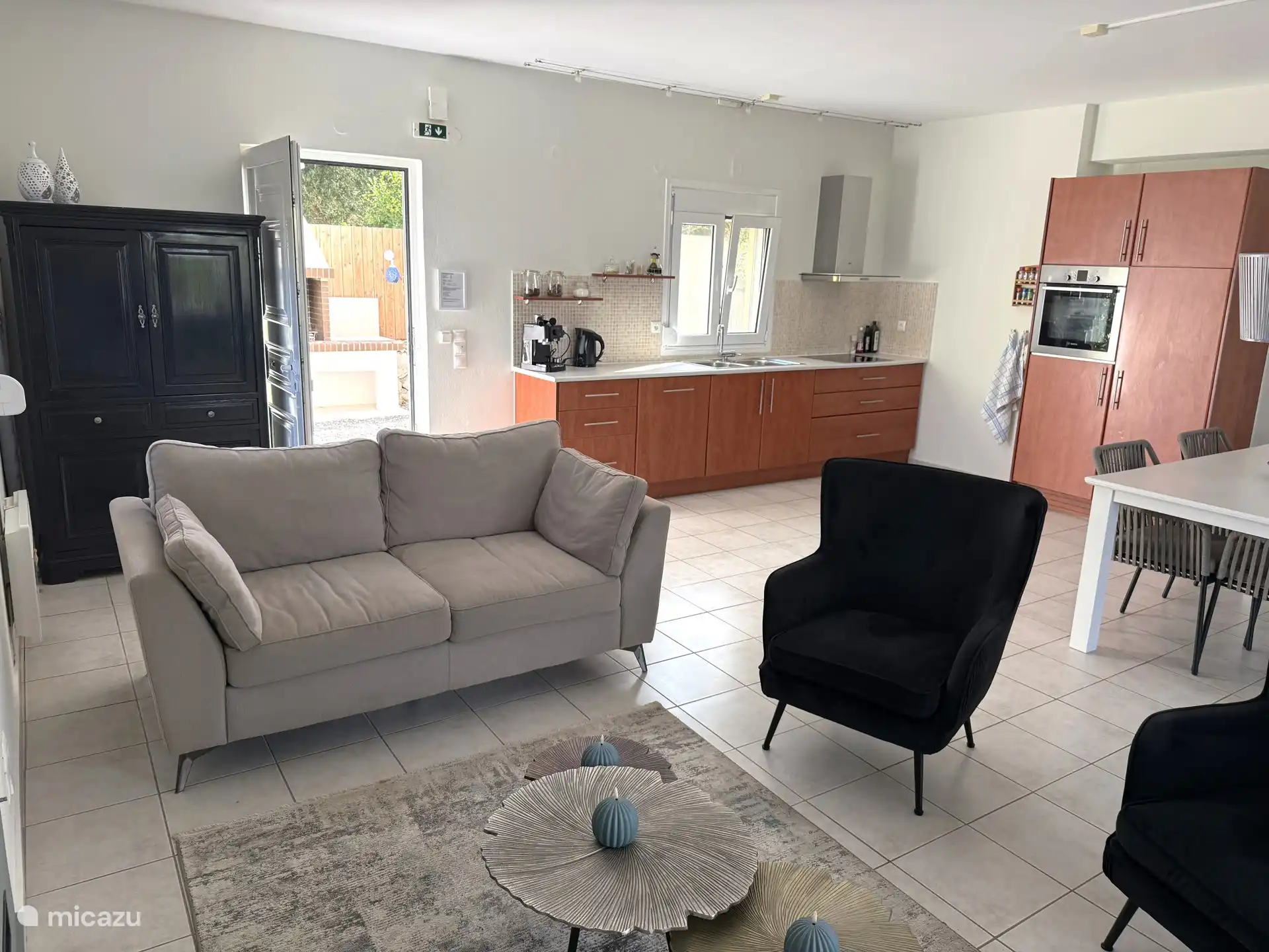 Wohnzimmer und Küche