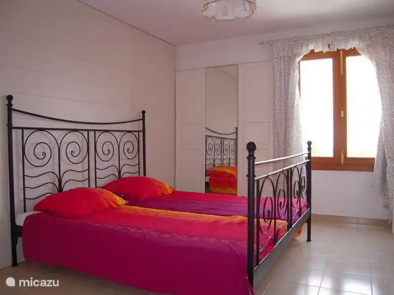 Schlafzimmer 4 und Anzug