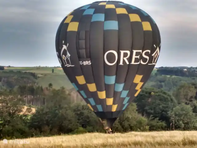 Location de Vacances Belgique, Ardennes, Halleux, chalet - Chalet Riethoven Un ballon vient d’atterrir dans votre « jardin »...