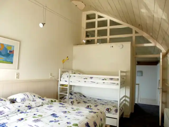 Grieta de Van Dam en Países Bajos, Frise, Oosterbierum - casa vacacional La habitación familiar tiene una cama litera y una cama doble. Esta cama se puede convertir fácilmente en dos camas individuales.