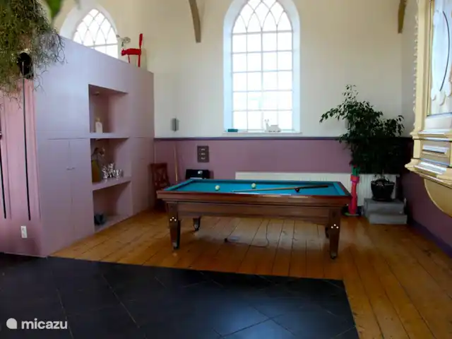 Grieta de Van Dam en Países Bajos, Frise, Oosterbierum - casa vacacional Una mesa de billar clásica y bien cuidada (sin billar) lo invita a una competencia agradable. ¿Quién sabe golpear mejor las bolas?