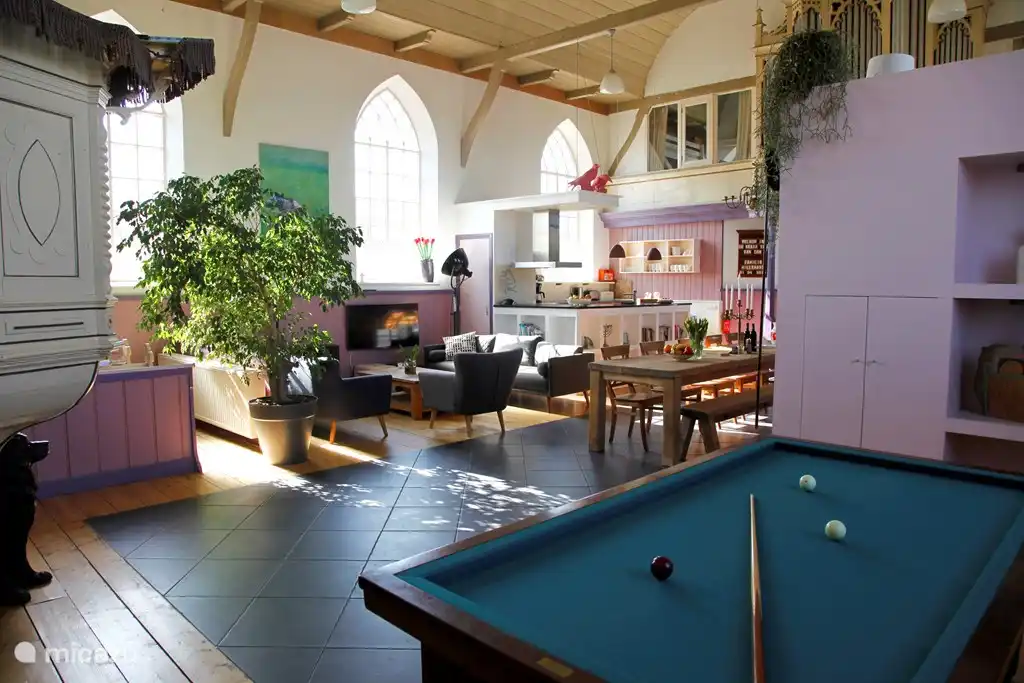 Die Gruppenunterkunft De Kraak von Van Dam bietet viel Platz und überraschende Ecken.