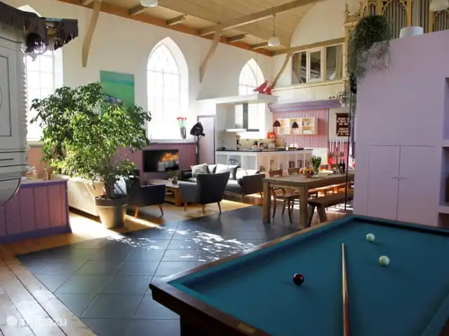 Grieta de Van Dam en Países Bajos, Frise, Oosterbierum - casa vacacional El alojamiento para grupos De Kraak van Van Dam ofrece mucho espacio y rincones sorprendentes.